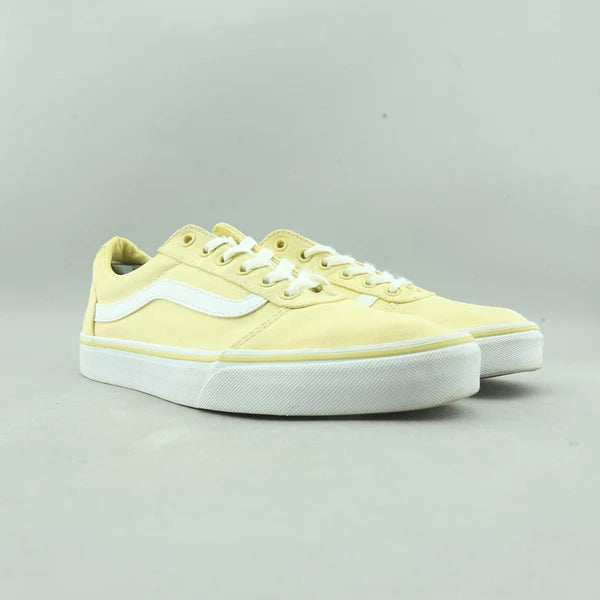Classic Low-Top Sneakers – Pastel Yellow